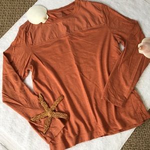 💥2/$10💥 Calvin Klein Body Fit Coupe Cintree Top (2b)